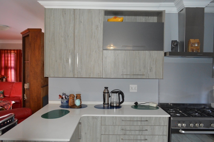 2 Bedroom Property for Sale in Flamwood North West